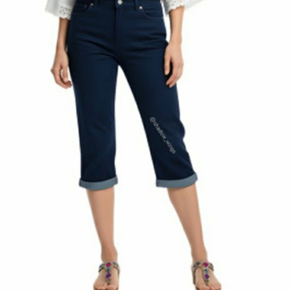 Gloria Vanderbilt Amanda Classic Fit Cuffed Capri Jeans - Size 6 Dark Wash